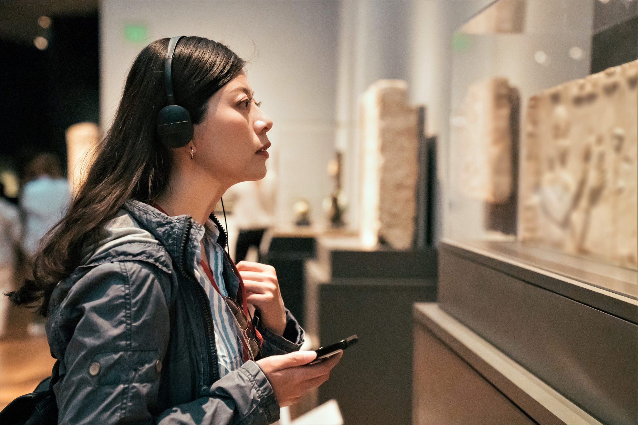 traduccion simultanea sin cabina – chica con infoport traduccion simultanea sin cabina - chica con infoport