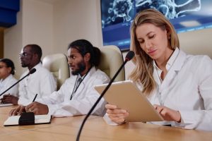intérprete para congresos médicos - micrófono