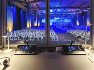 interpretación simultánea en congresos políticos - micrófonos